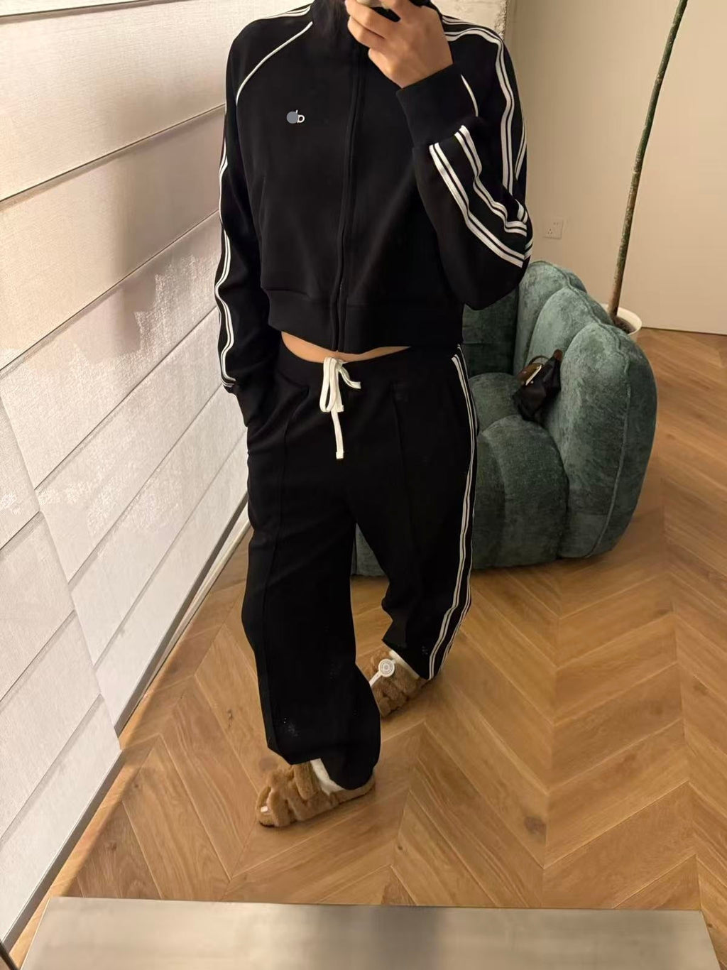 Conjunto de chaqueta y pantalón