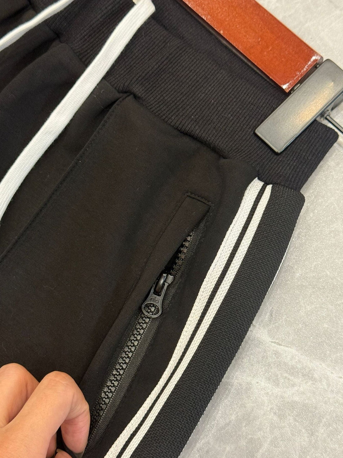 Conjunto de chaqueta y pantalón