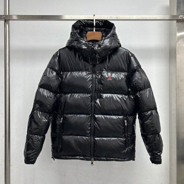 Chaqueta acolchada con capucha negra brillante