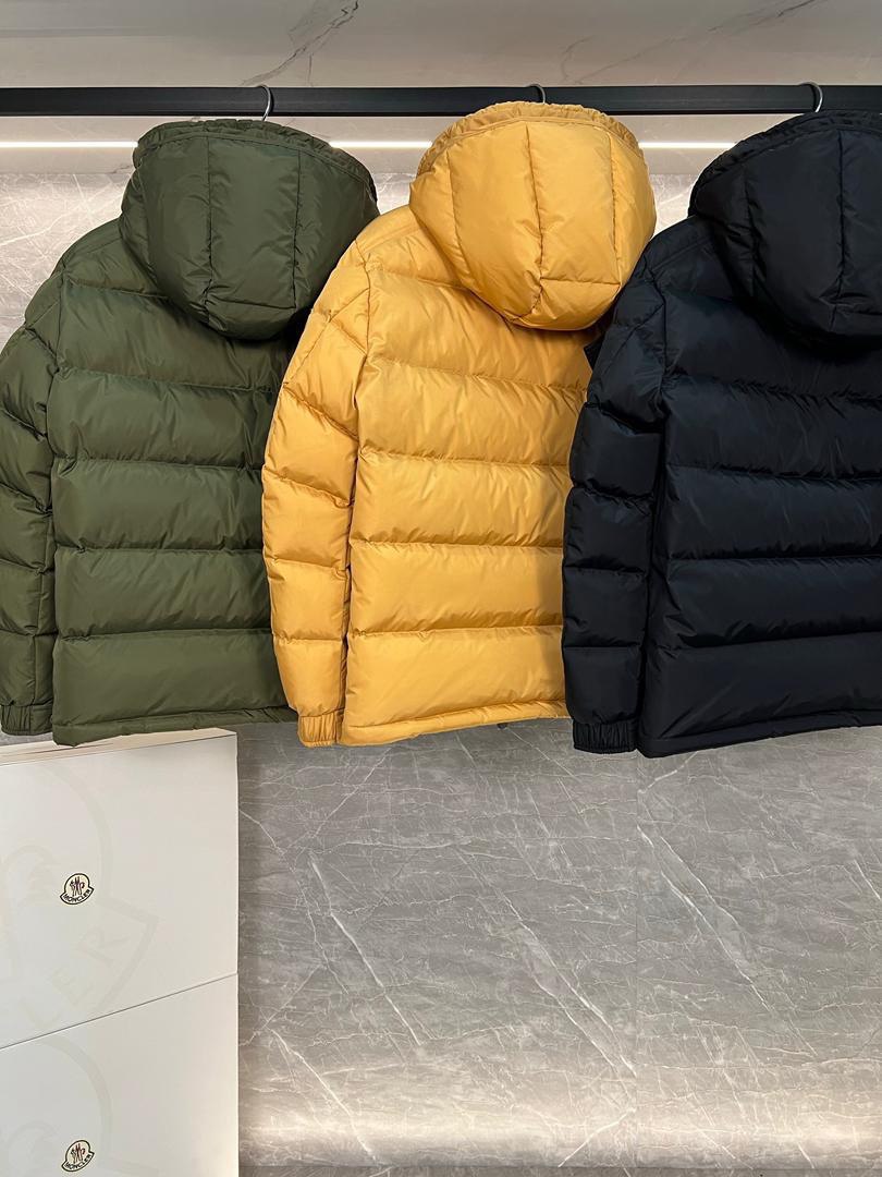 Chaqueta acolchada clásica color oliva