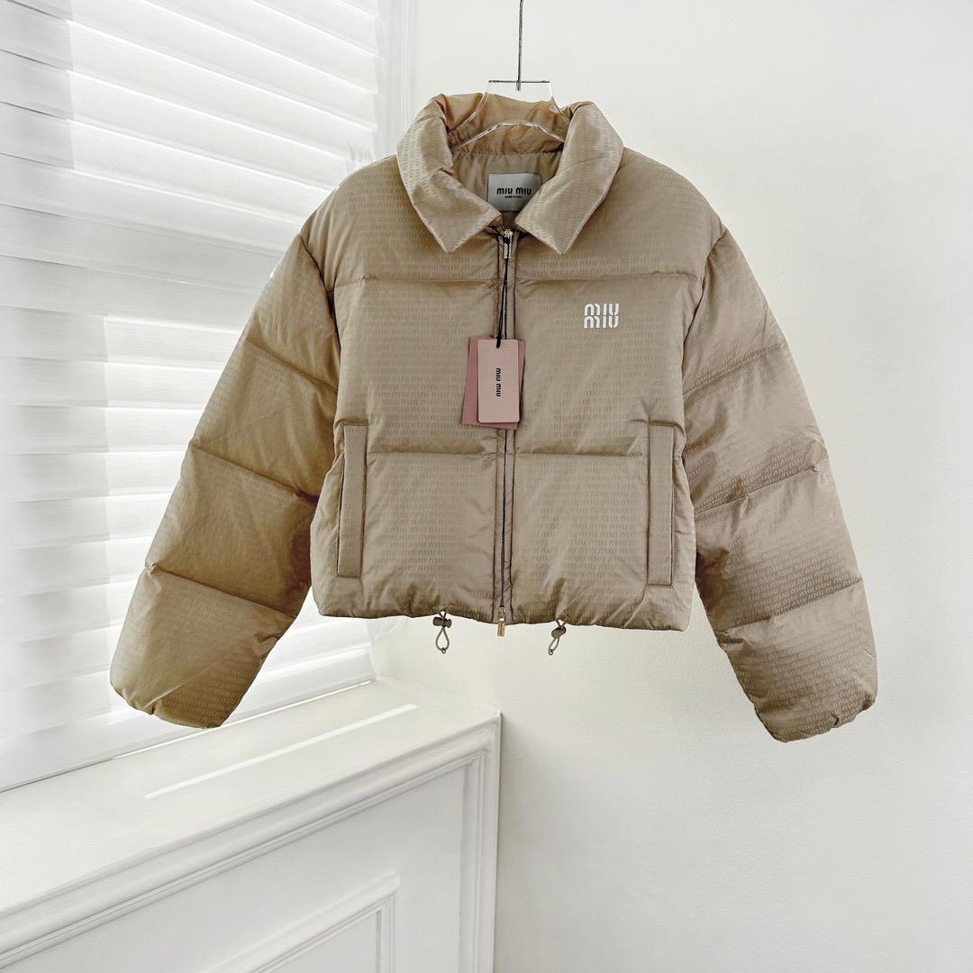 Chaqueta acolchada color crema