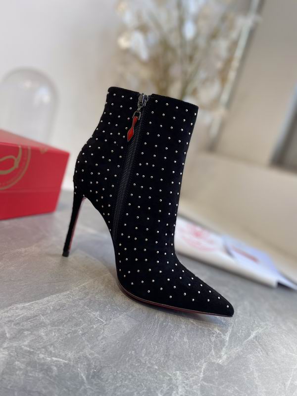 Botines de ante con cristales