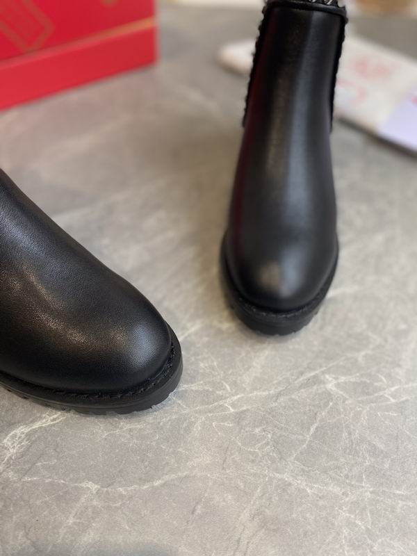 Botas de cuero con tachuelas