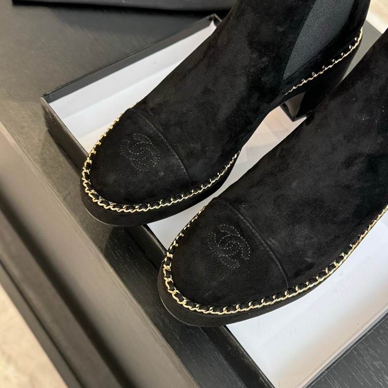 Botines de ante negro