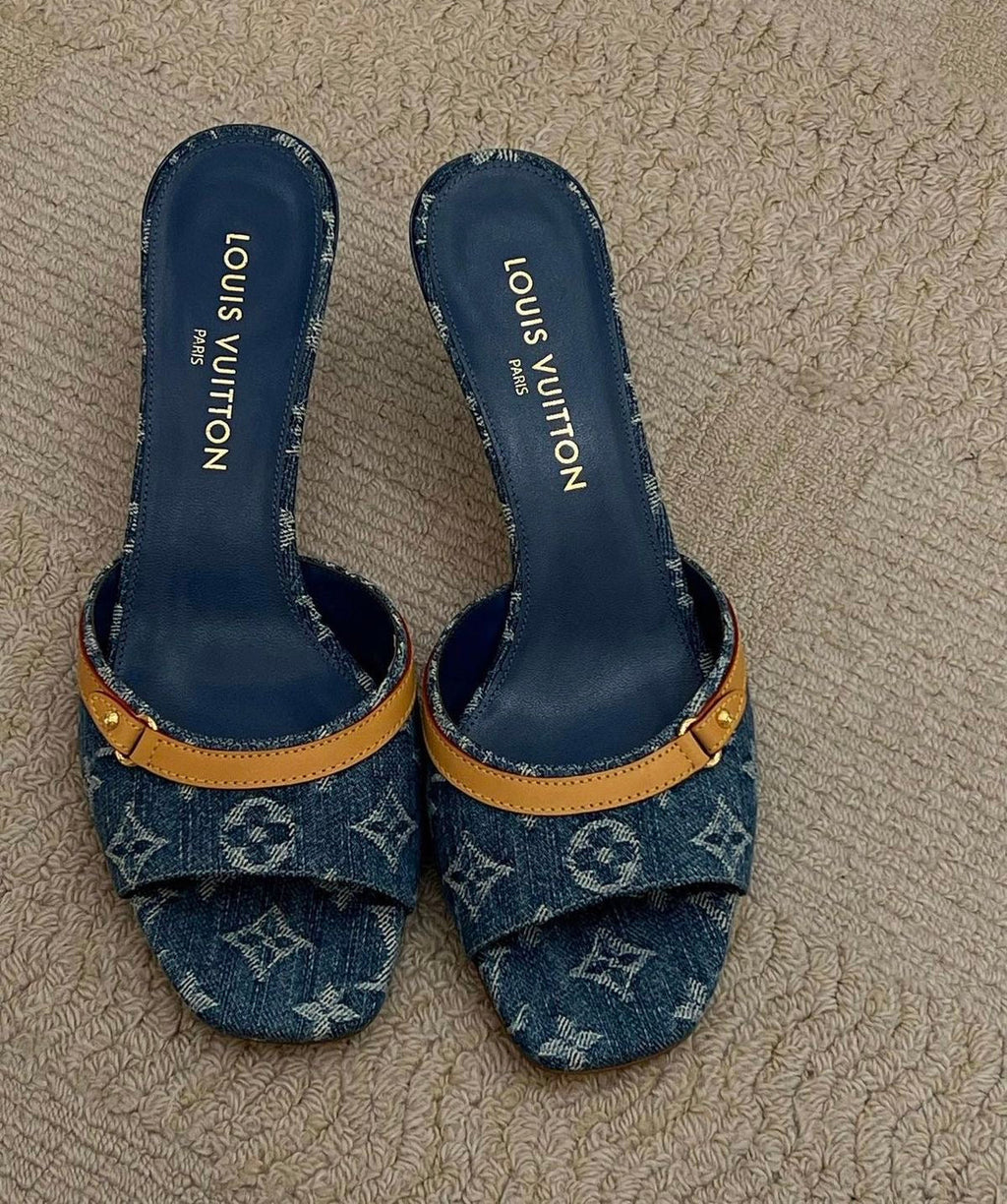 Kitten heels blue