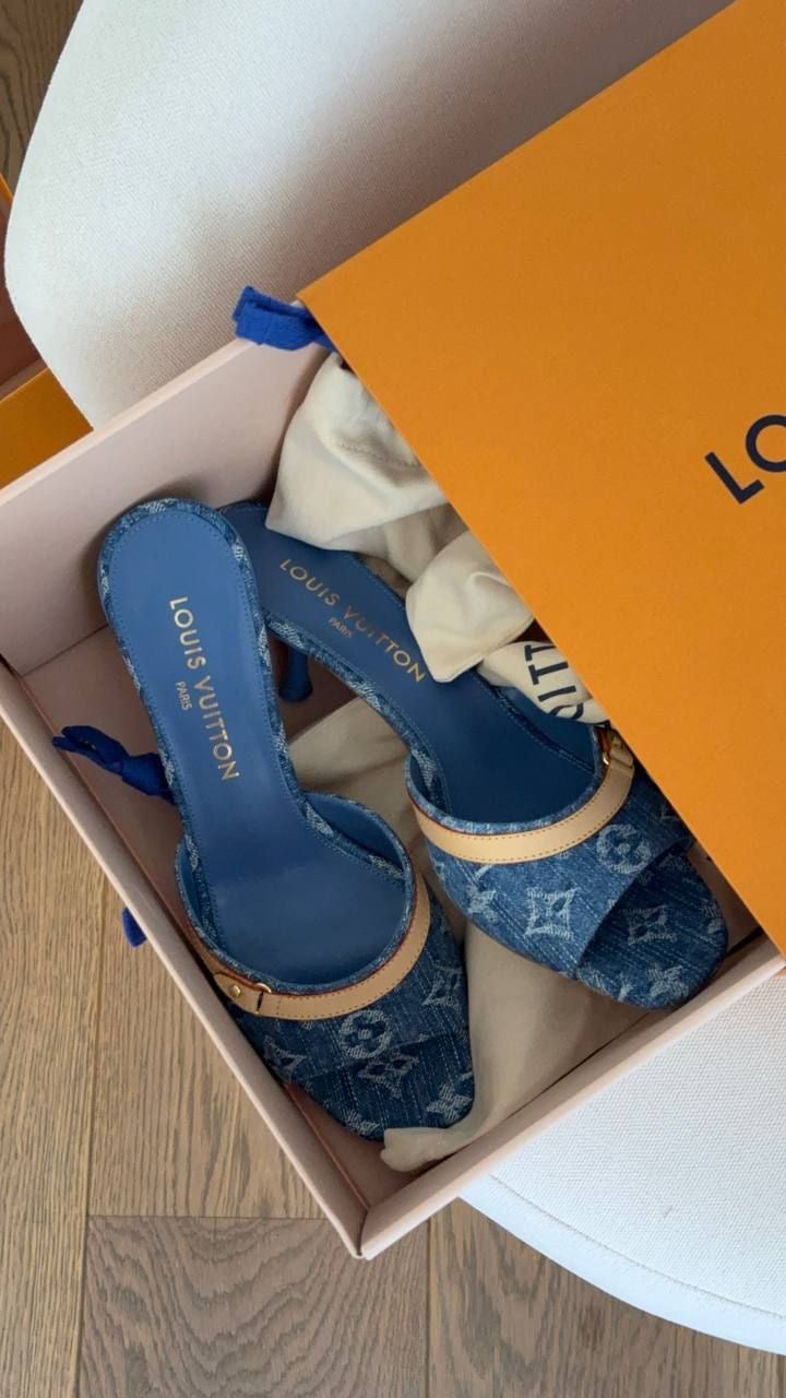 Kitten heels blue