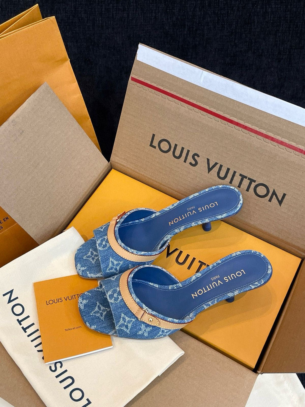 Kitten heels blue