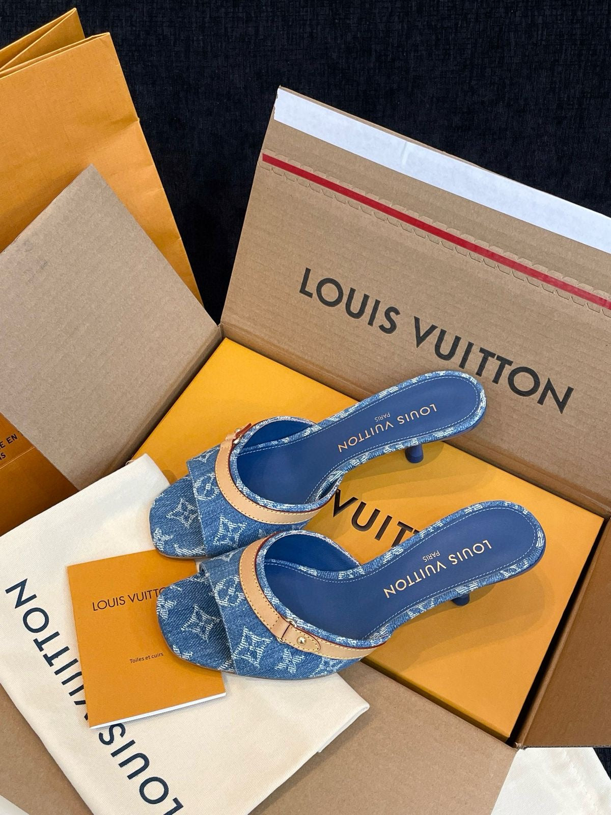Kitten heels blue