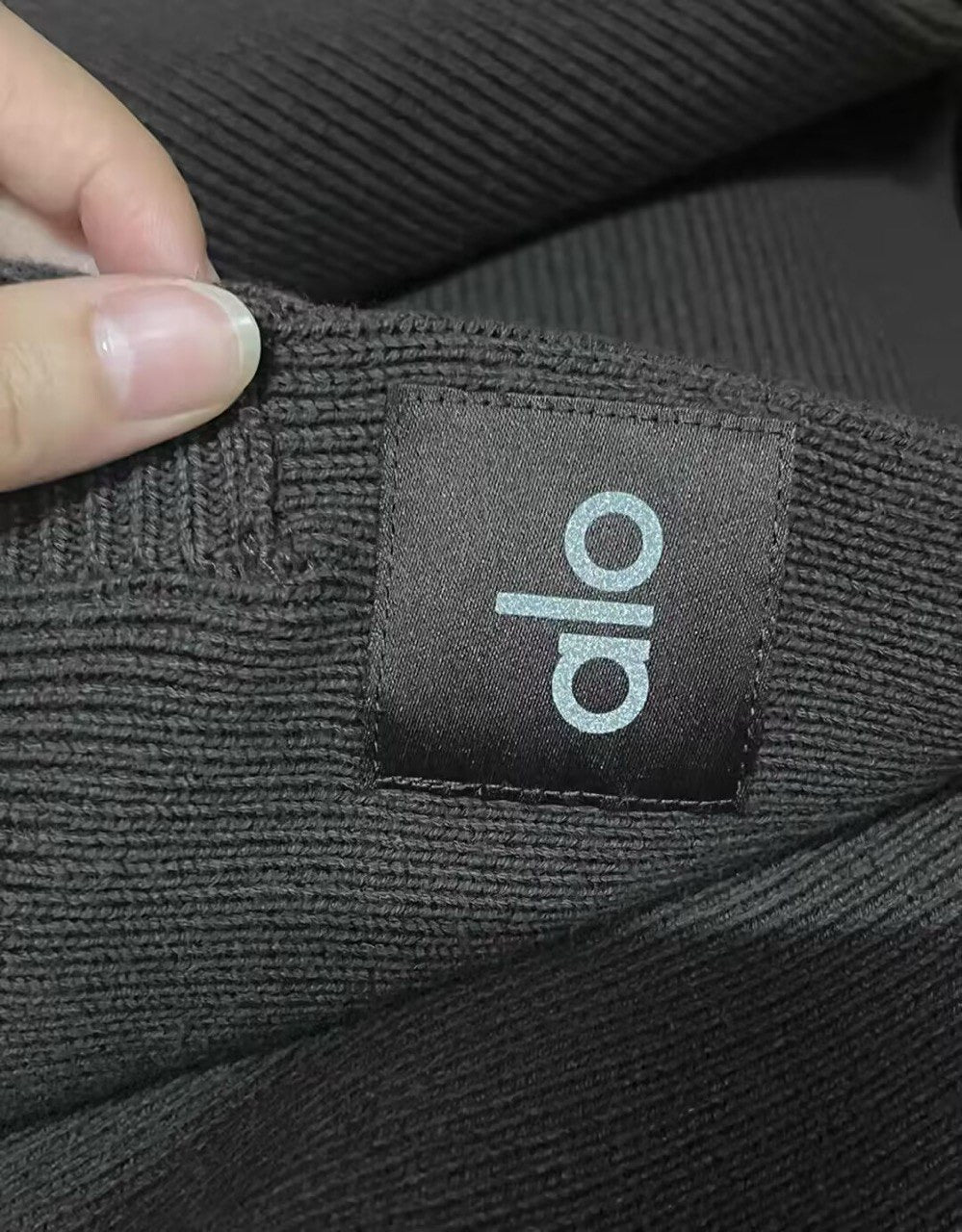 Un conjunto de ropa de estar por casa