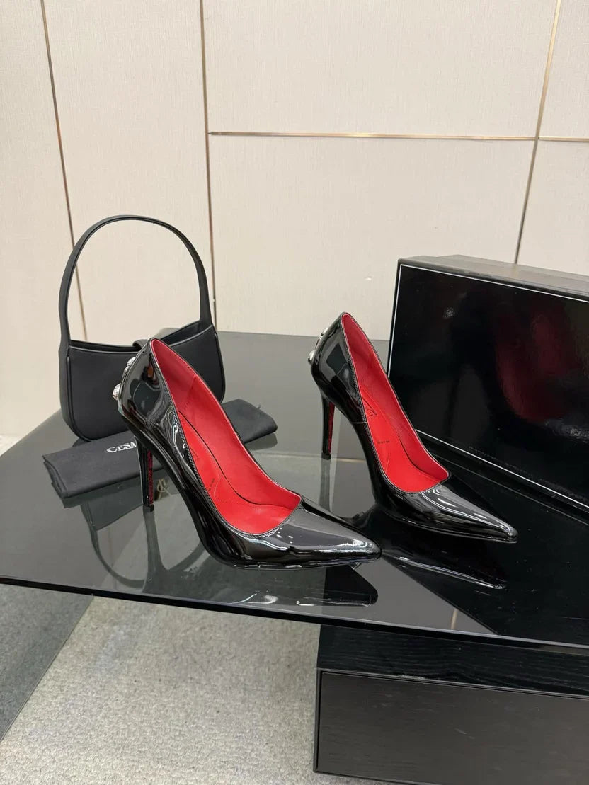 Black Red Pointed - Toe