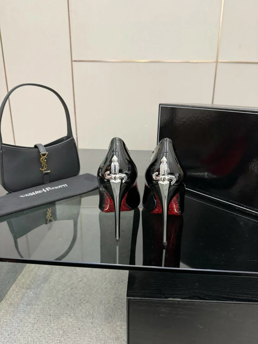 Black Red Pointed - Toe