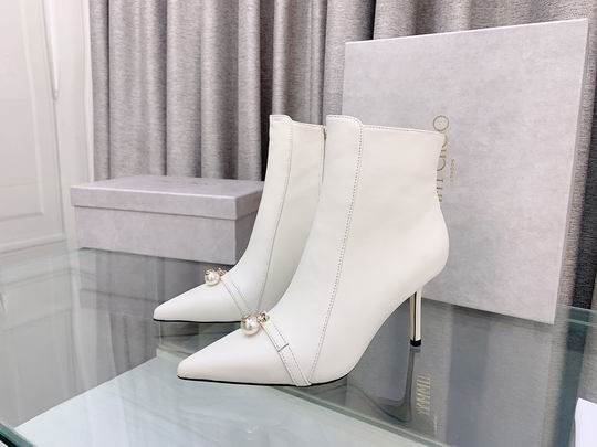 Botines blancos de mujer con joya
