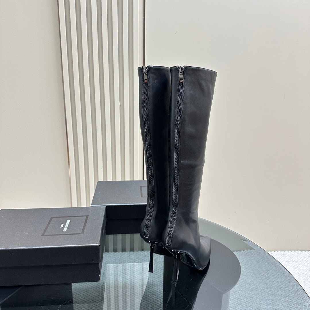 Botas de cuero negro