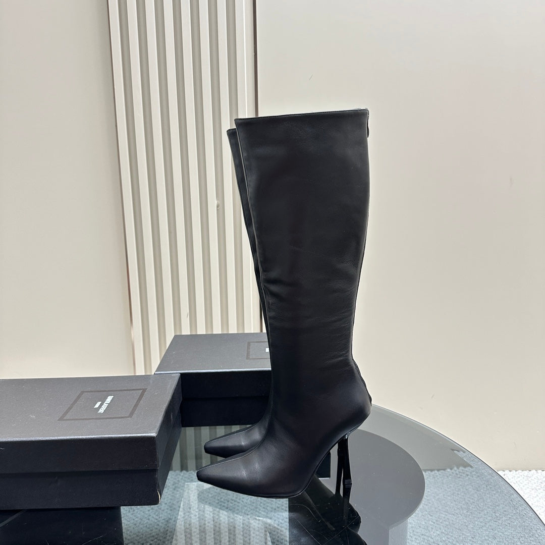 Botas de cuero negro