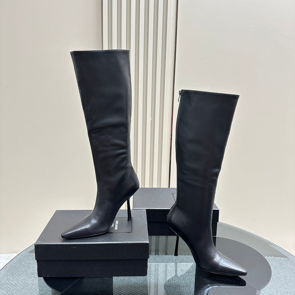Botas de cuero negro