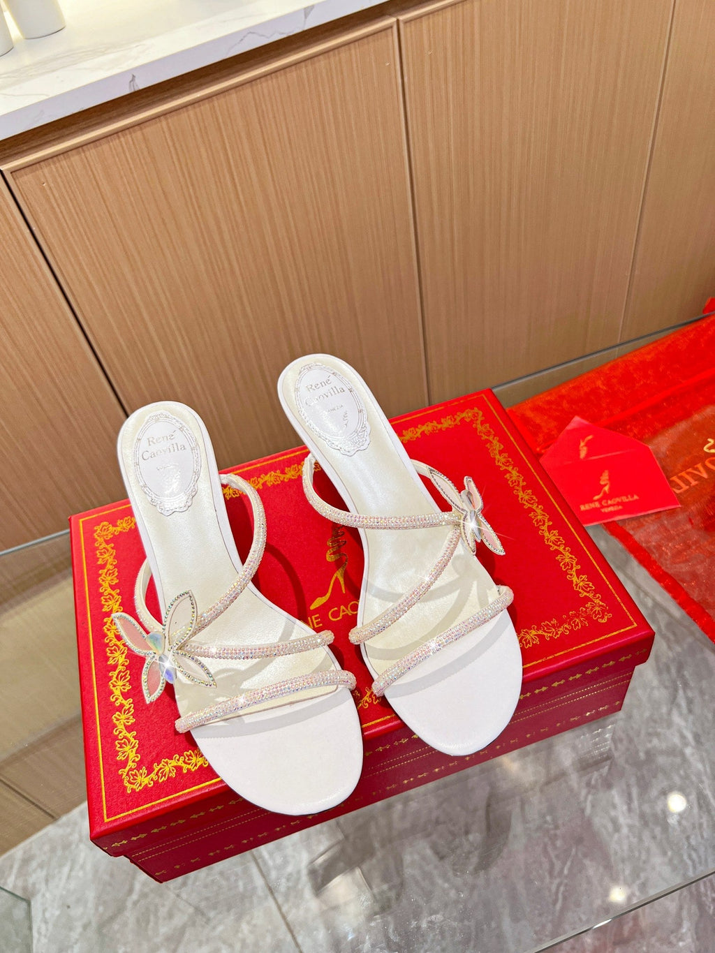 Sandalias de cristal con forma de flor de mantequilla