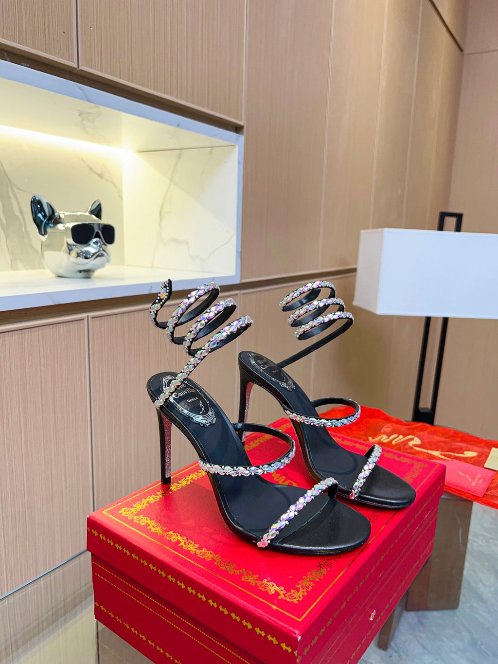 Sandalias de cristal con forma de serpiente