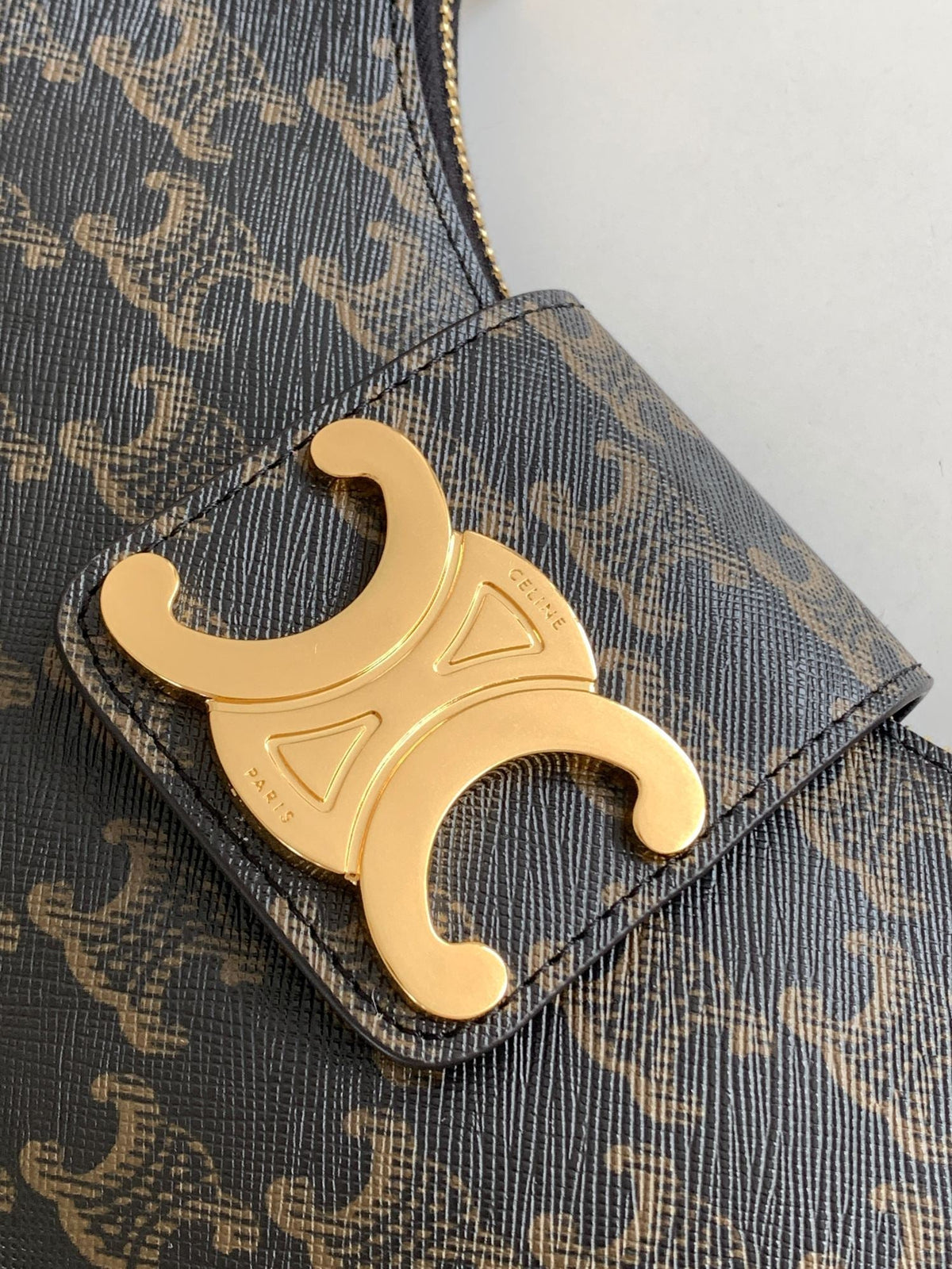Bolso de hombro Triomphe de piel de becerro