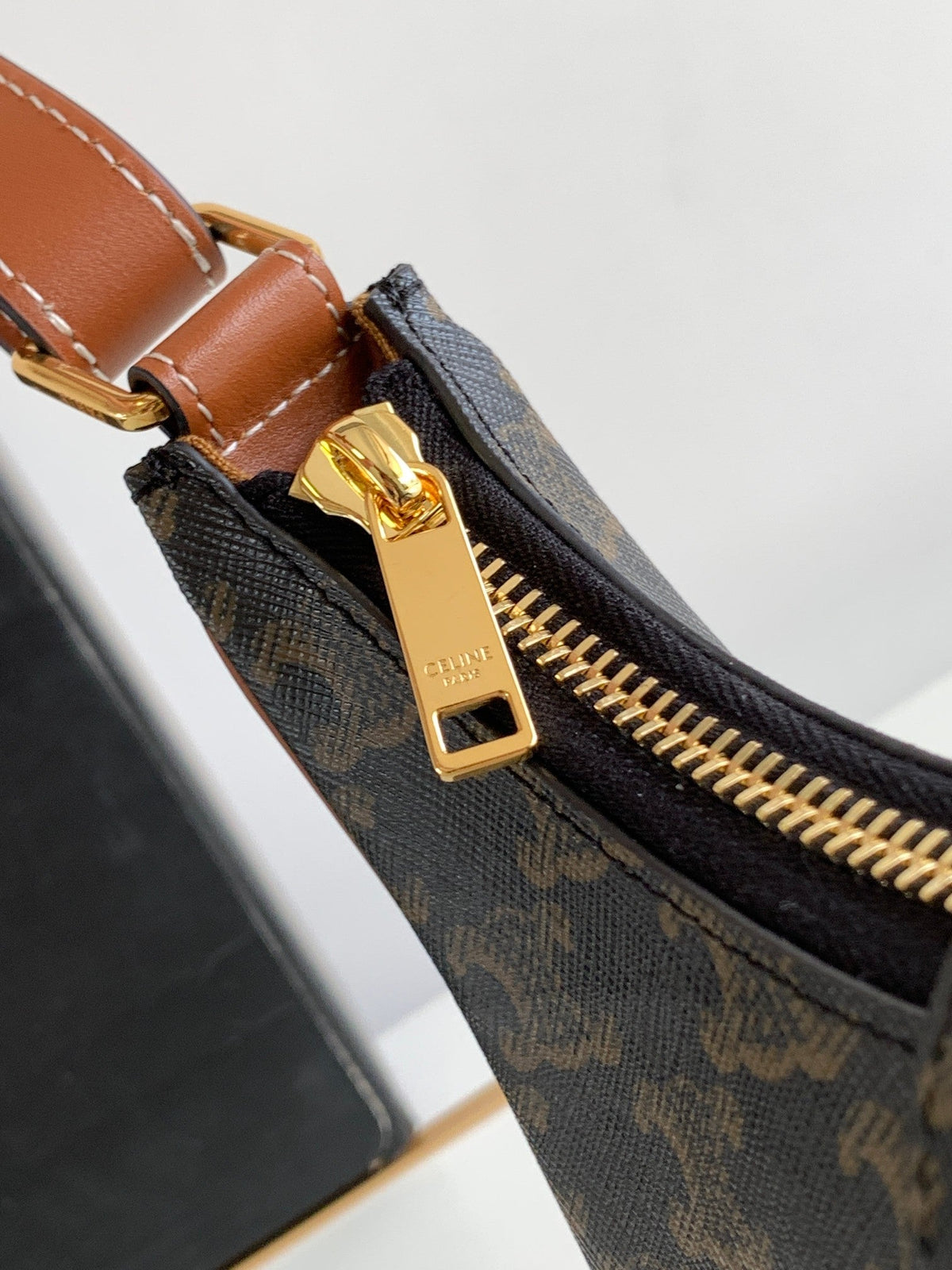 Bolso de hombro Triomphe de piel de becerro