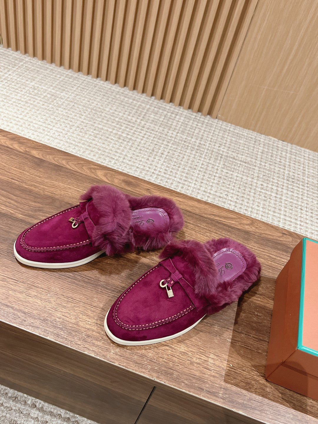 Mocasines de cuero con borlas