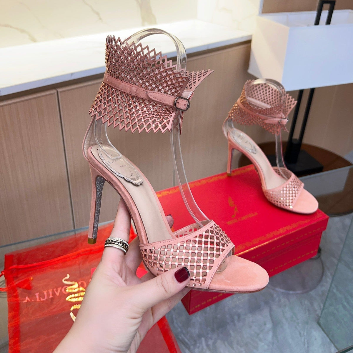 Tacones altos de malla de cristal