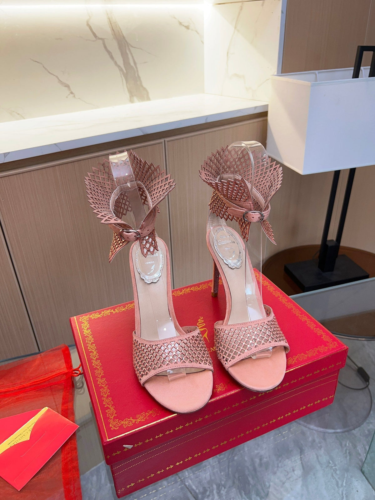 Tacones altos de malla de cristal