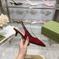 Tacones clásicos de charol