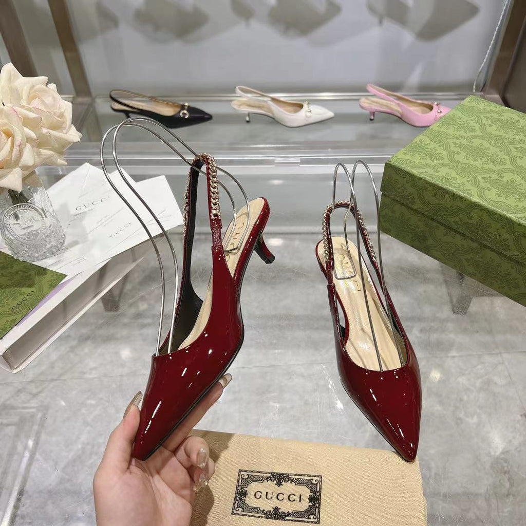Tacones clásicos de charol