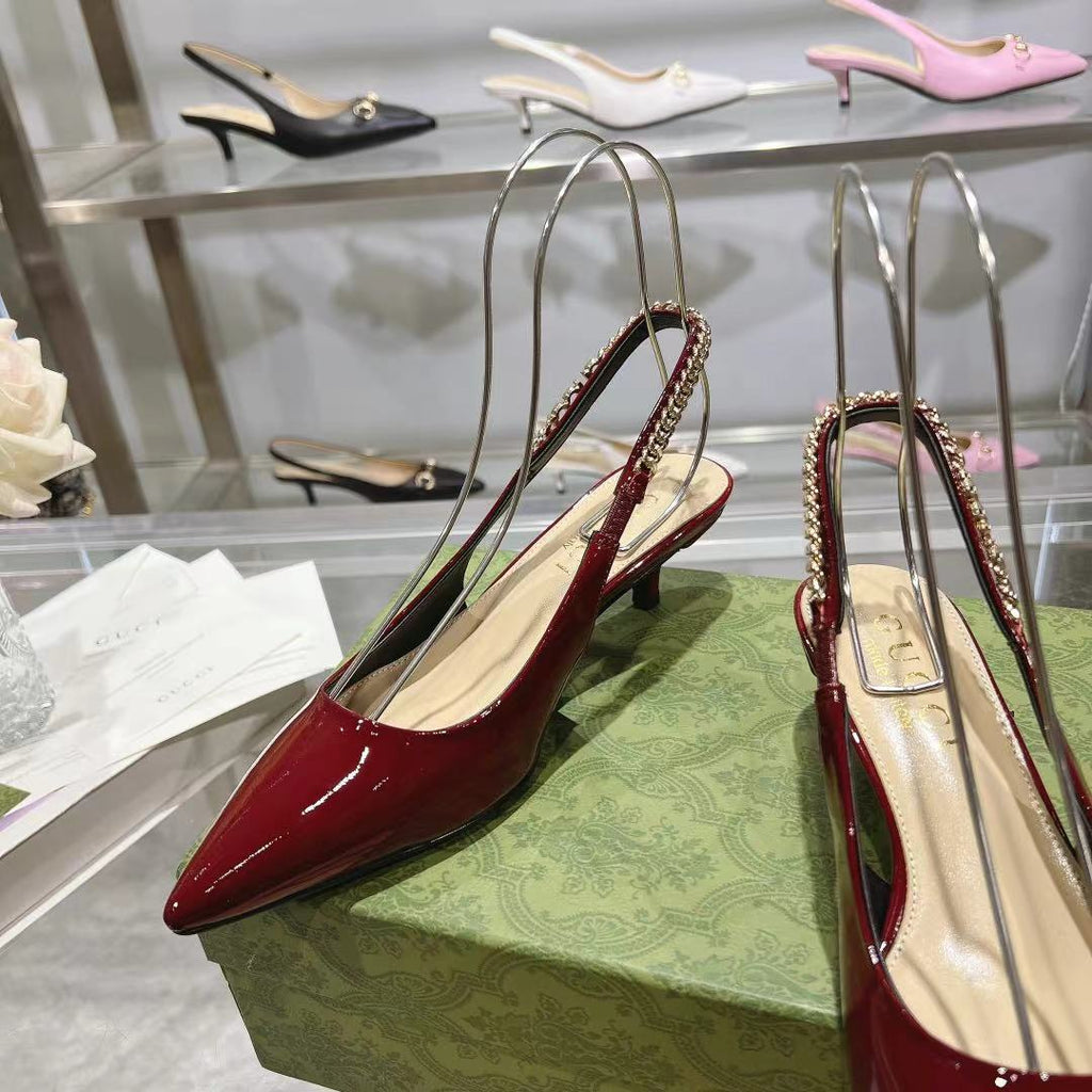 Tacones clásicos de charol