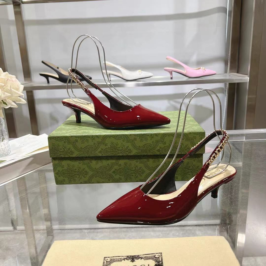 Tacones clásicos de charol