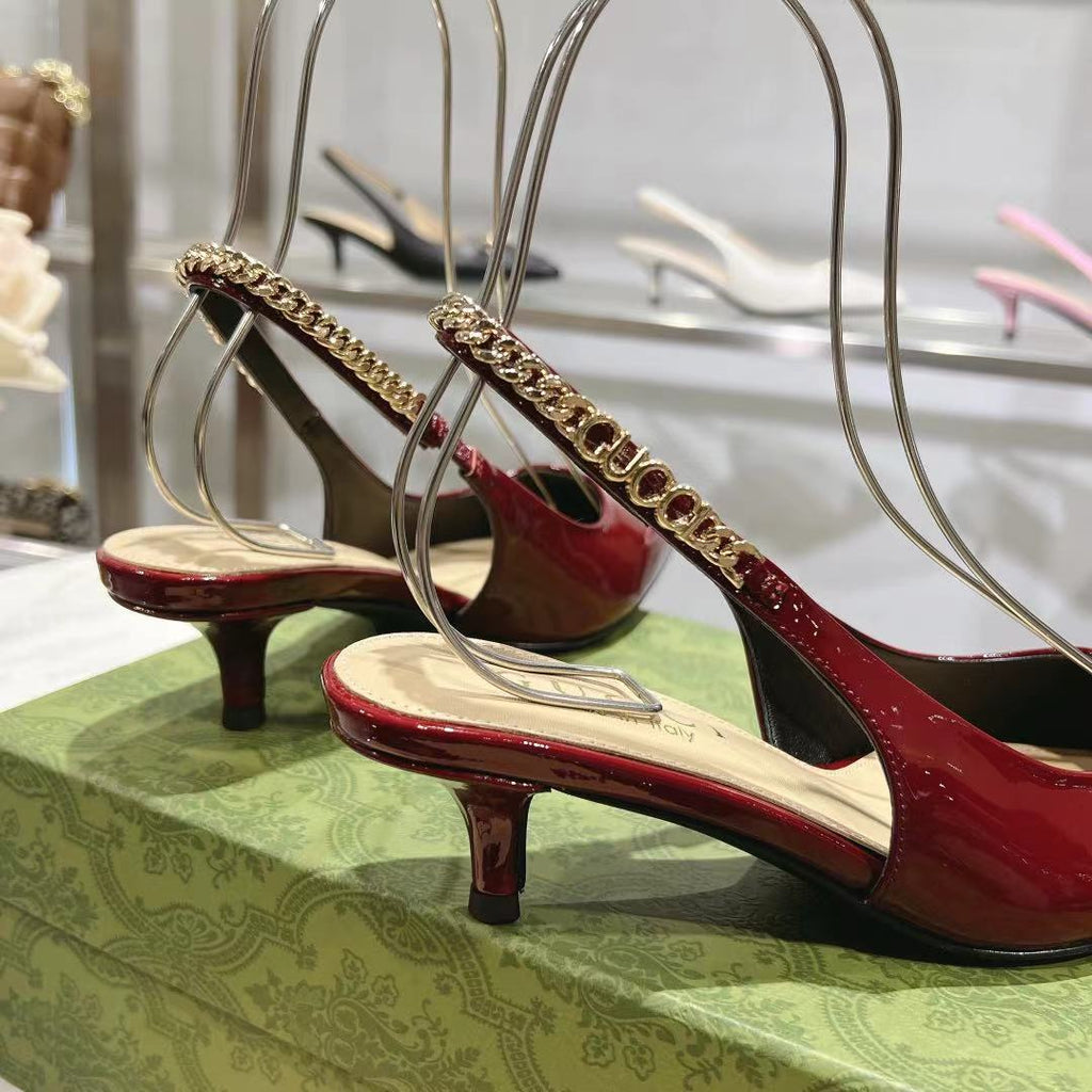 Tacones clásicos de charol