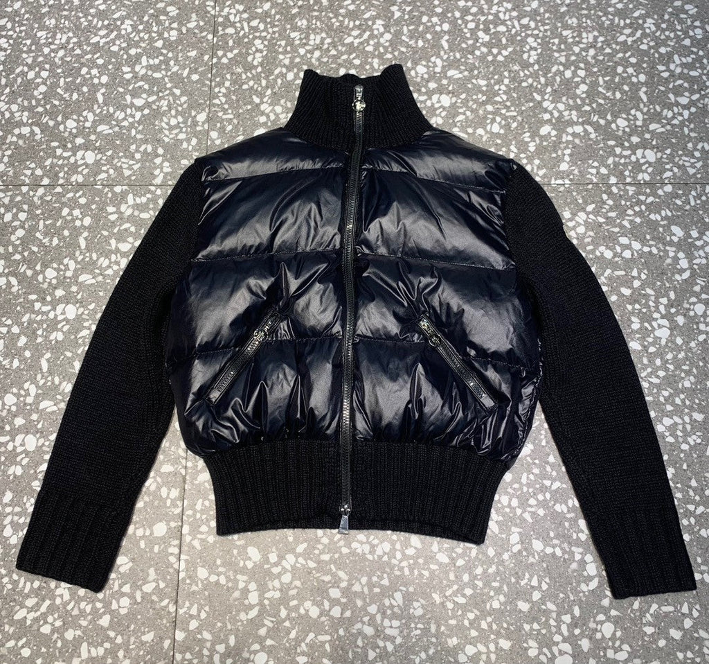 Chaqueta de plumón con mangas de punto de lana