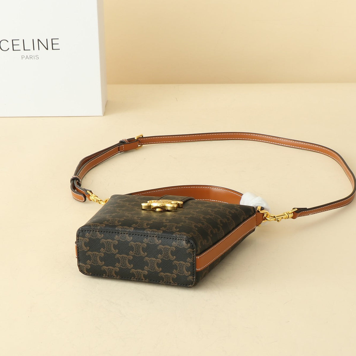 Mini bolso tipo cubo