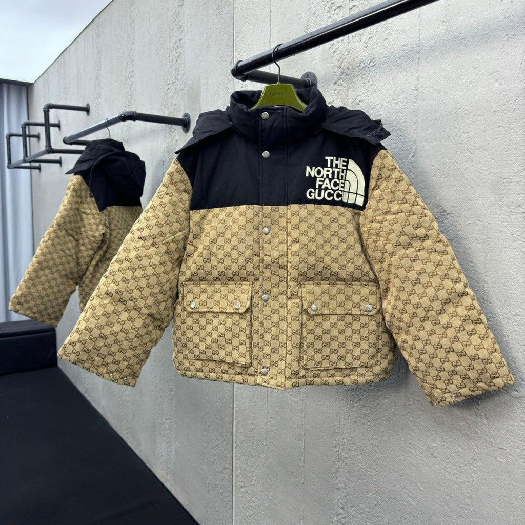 Chaqueta de plumas color block