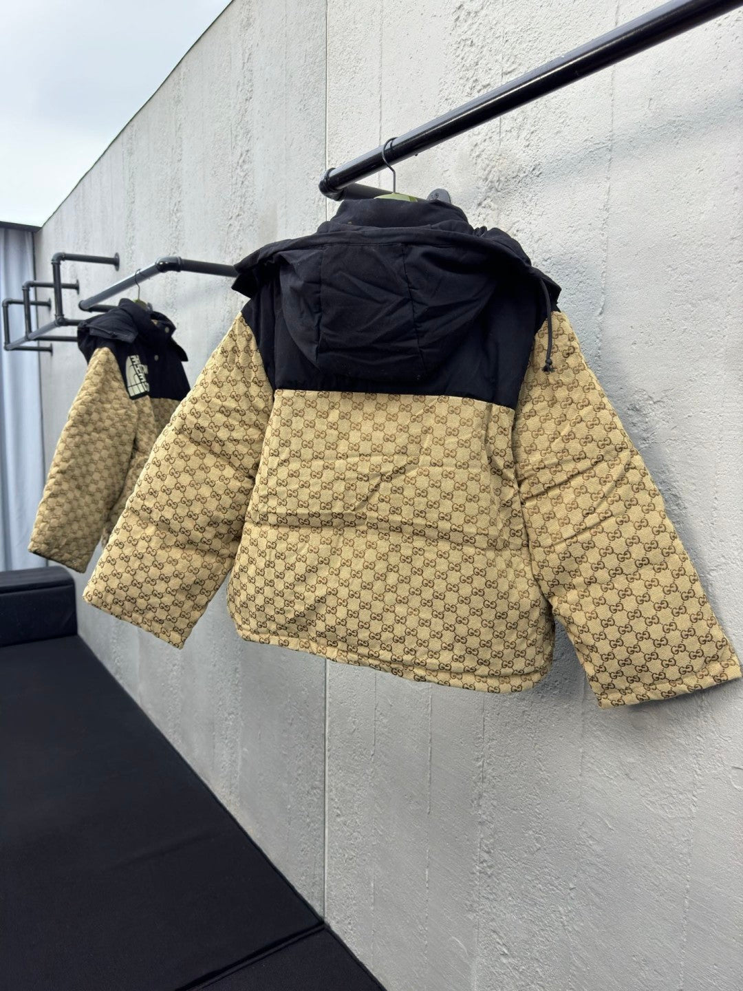 Chaqueta de plumas color block