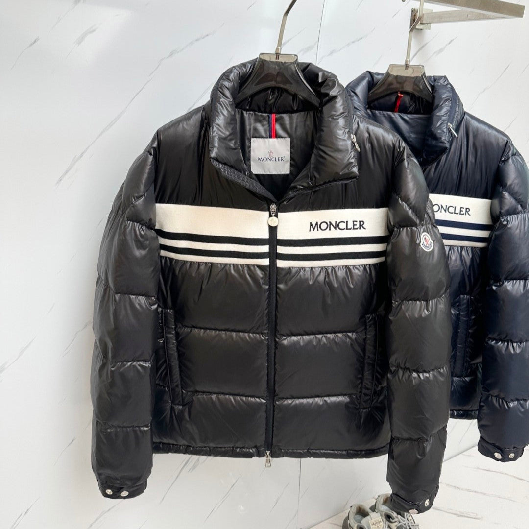 Chaqueta de plumón con parches de color sólido