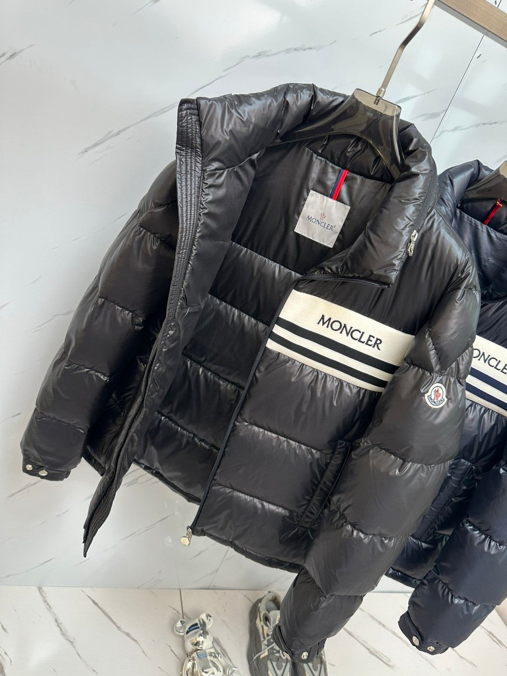 Chaqueta de plumón con parches de color sólido