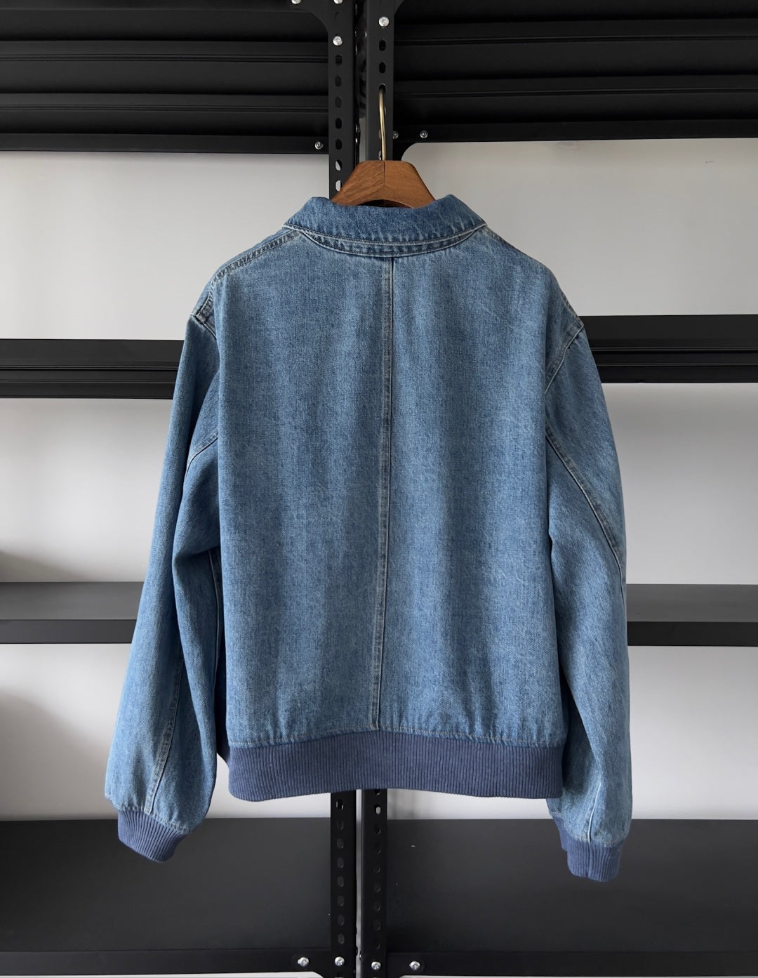 Chaqueta vaquera lavada bordada