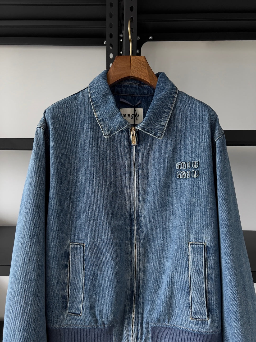 Chaqueta vaquera lavada bordada