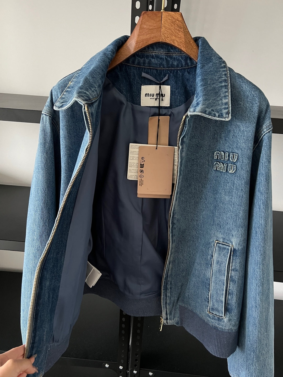 Chaqueta vaquera lavada bordada