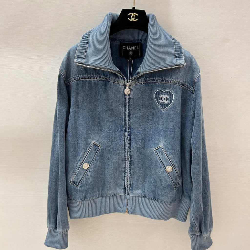 Chaqueta vaquera con solapa grande