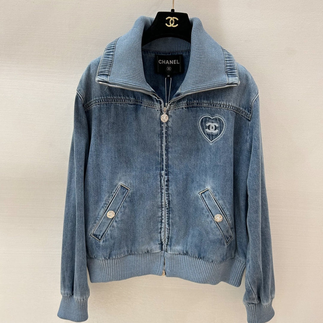 Chaqueta vaquera con solapa grande