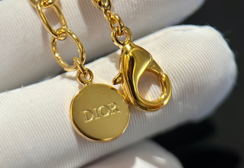 Collar de perlas CD