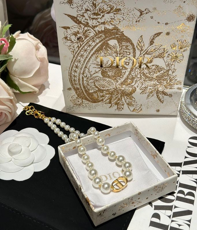 Collar de perlas CD