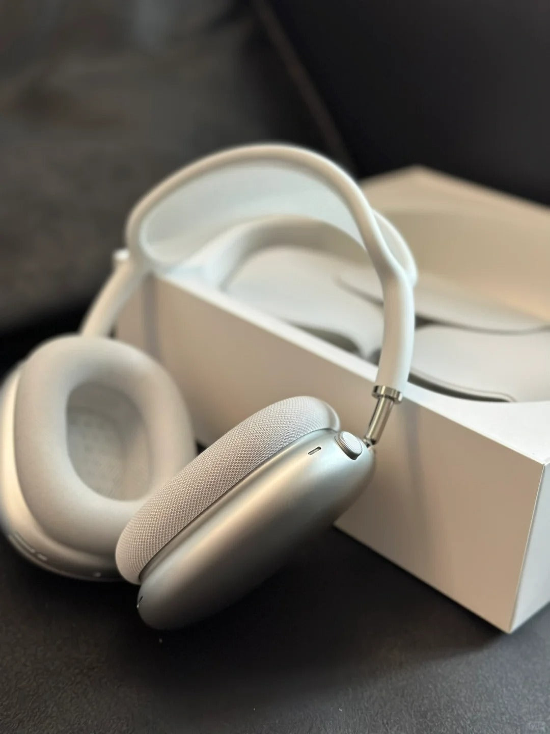 GRAY WIRELESS OVER-EAR HEADPHONES