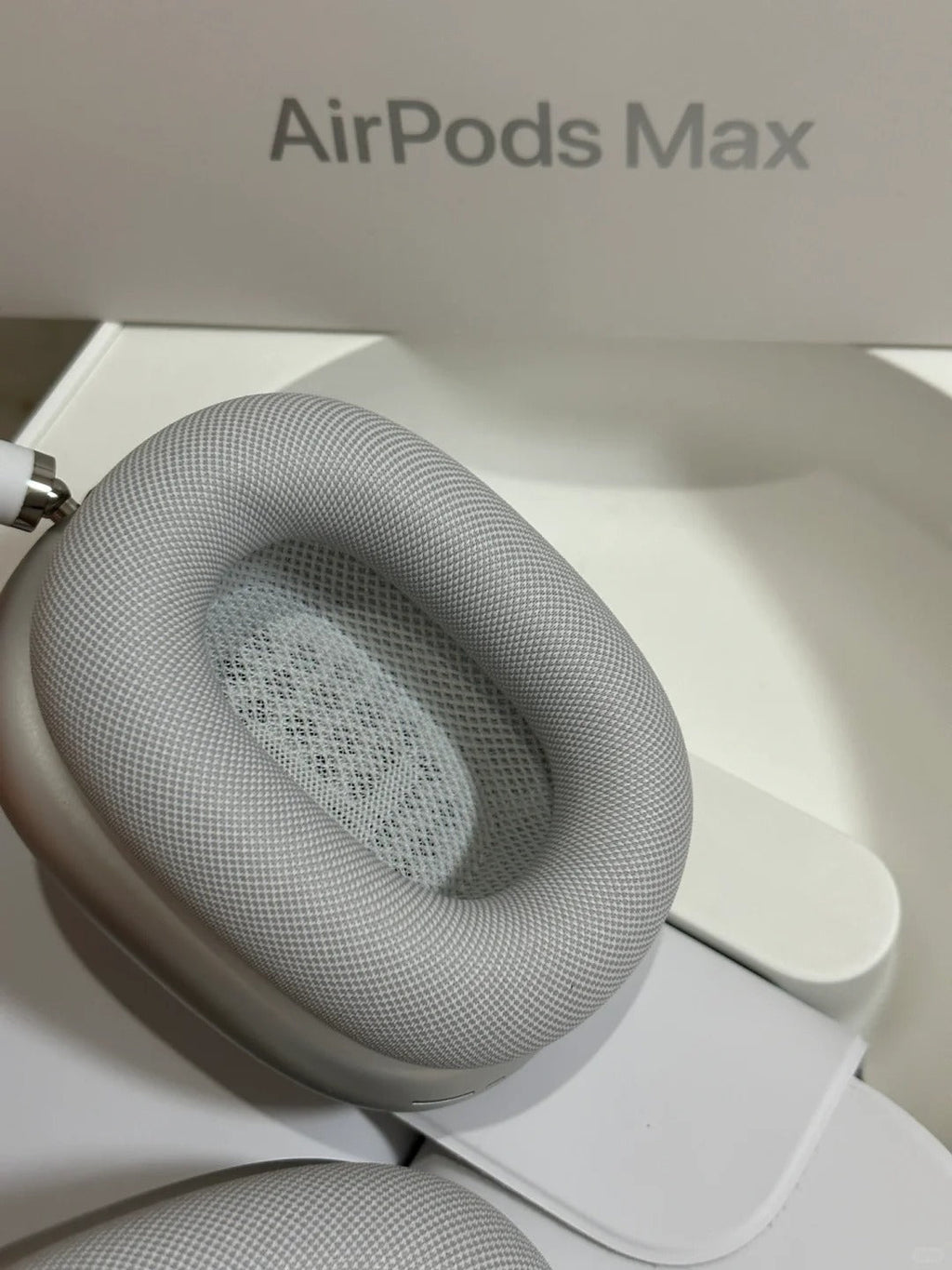 GRAY WIRELESS OVER-EAR HEADPHONES