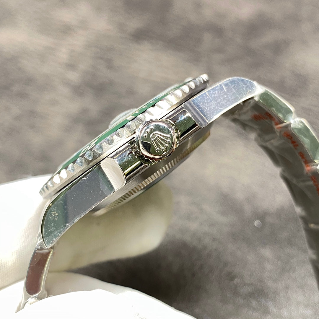 Reloj de buceo automático con esfera verde de 40 mm