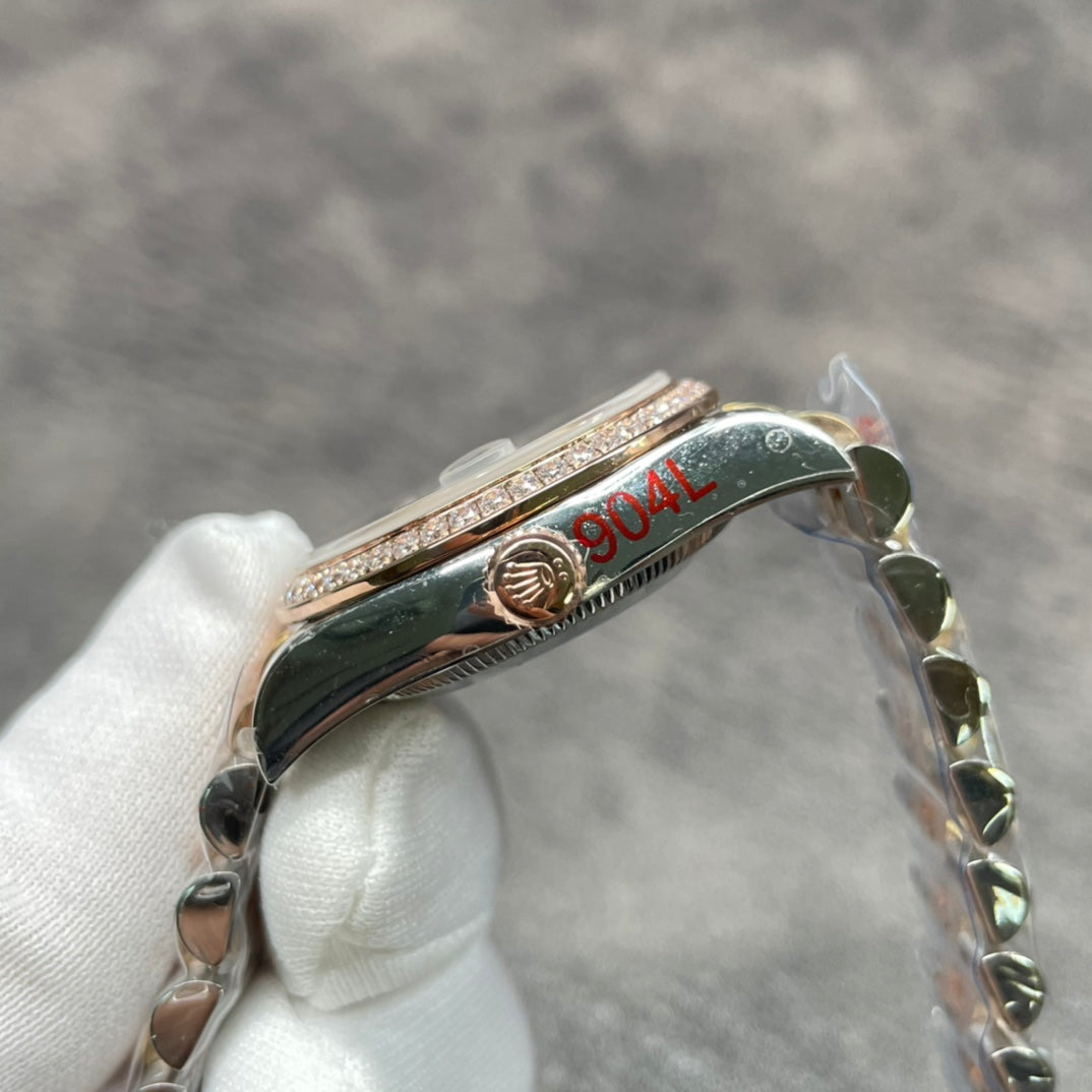 Reloj de pulsera de 31 mm con esfera de nácar dorado