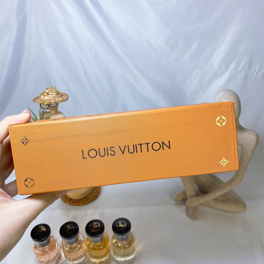 Perfume Discovery Set · 4 x 30 ml Spray