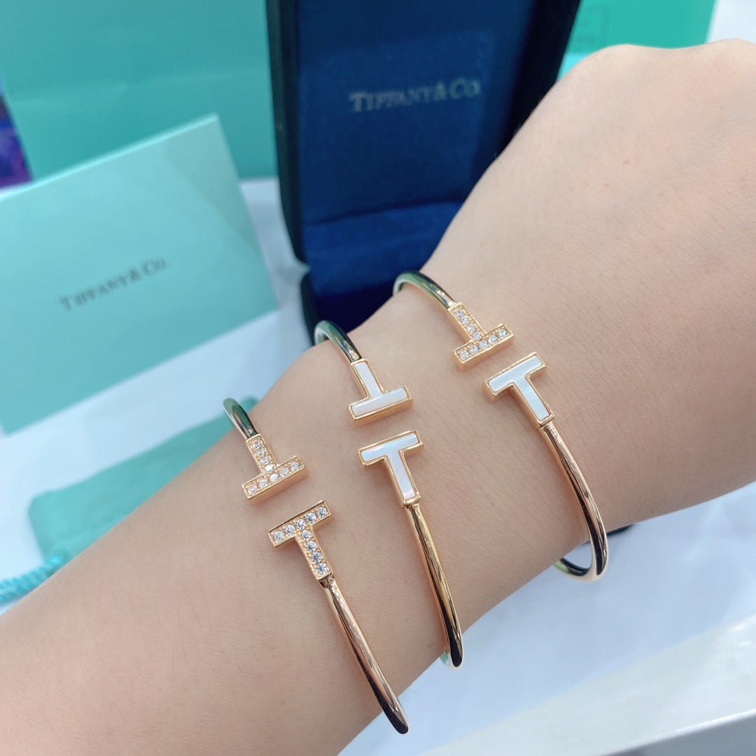 Pulsera de doble espiral en T